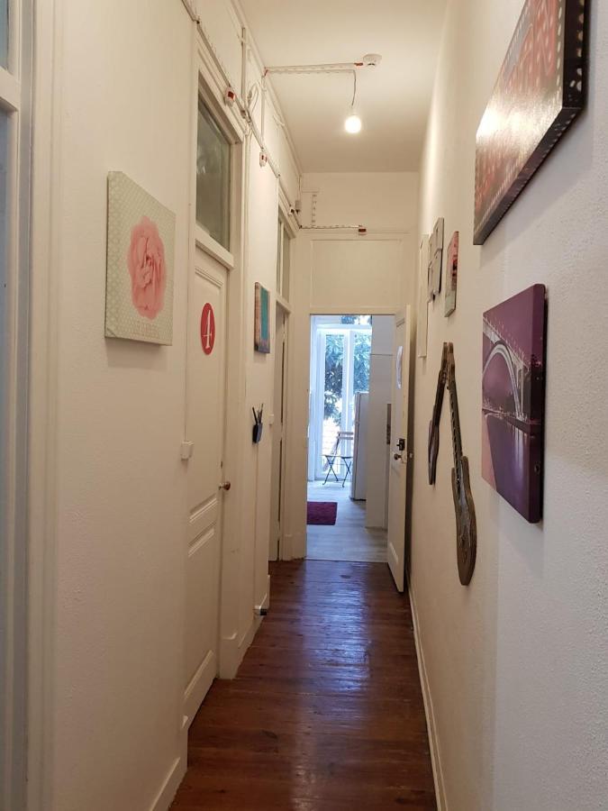 7 Luz Hostel Lisbon Bagian luar foto