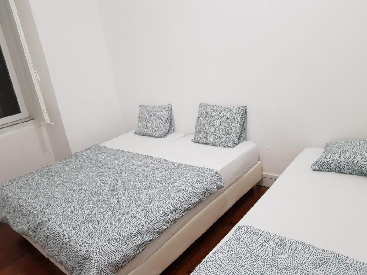 7 Luz Hostel Lisbon Bagian luar foto