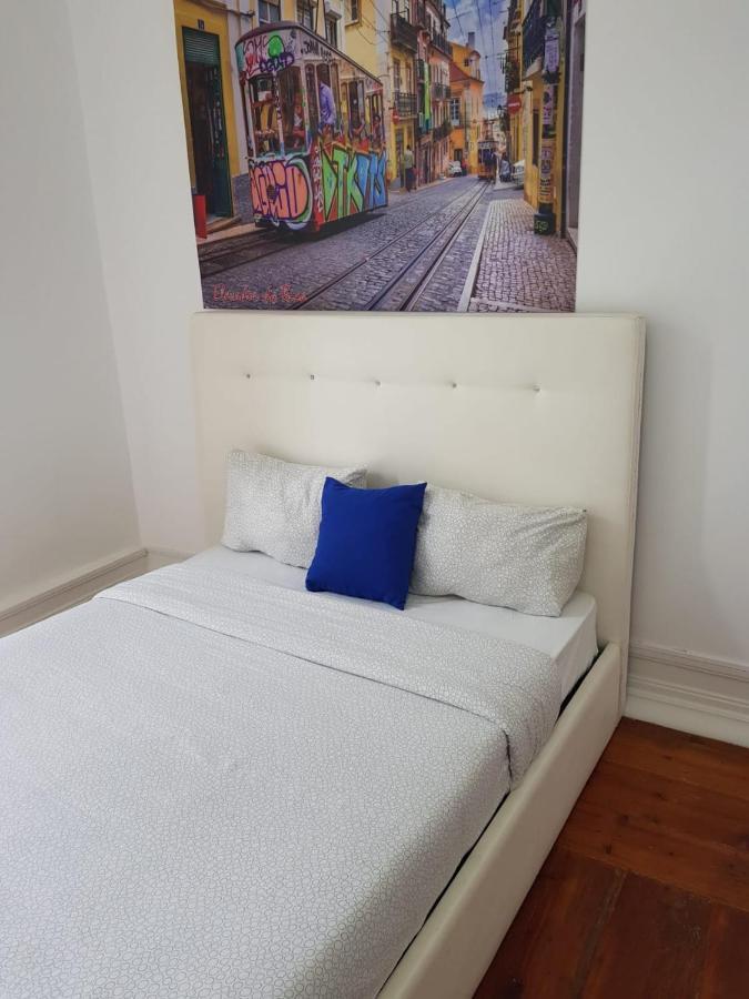 7 Luz Hostel Lisbon Bagian luar foto